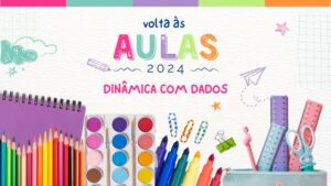 Imagem de capa com objetos escolares que remetem ao retorno às aulas, incluindo cadernos, lápis, borrachas e uma mochila colorida, simbolizando a preparação para o novo semestre.